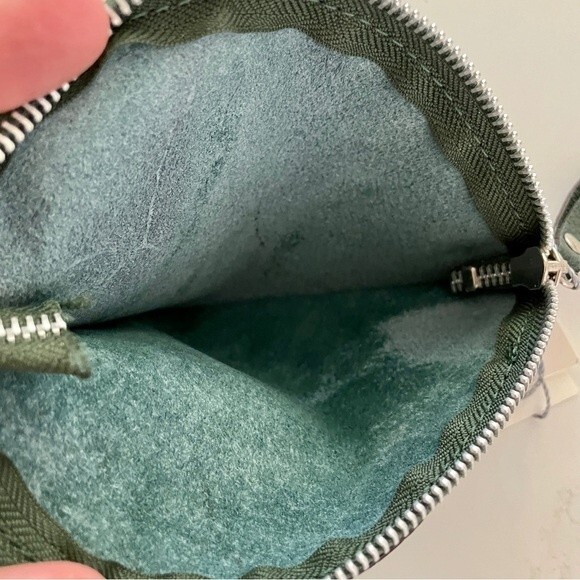 NWT Italian Leather Heart Shaped Hunter Green Zippered Pouch - Picture 8 of 13